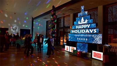 Matrox QuadHead2Go-driven video wall wows corporate partygoers.